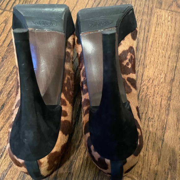 Stuart Weitzman leopard print heel - Picture 3 of 11